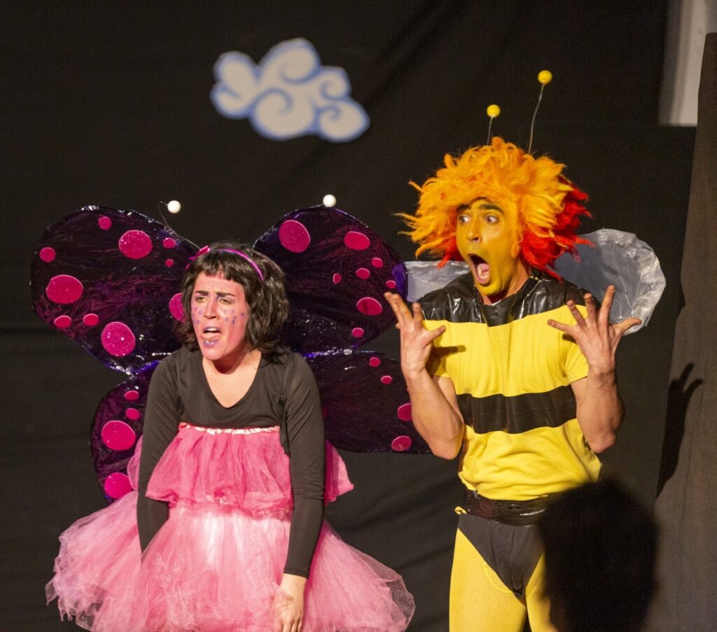 Les Bobe Bobe antzerki konpainiak jasoko du 2022ko Lautan Hiru laguntza, ‘Udaberria heldu da’ lanagatik