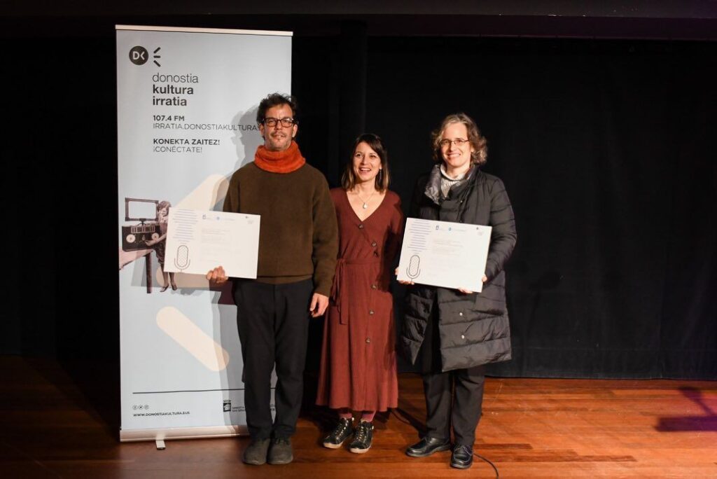 Hamaika Entzuteko! VII. irrati-piezen lehiaketako sariak banatuko dira gaur Donostian