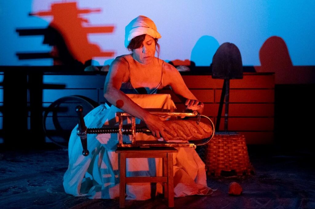 Mamiak kolektiboak ‘Ogiak hizketan baleki’ antzezlana taularatuko du Gasteizen