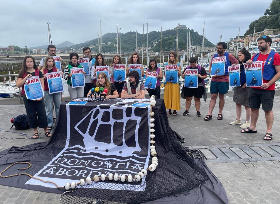 Erasorik gabeko Aste Nagusia aldarrikatu dute Donostiako Piratek