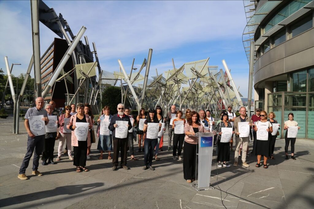 Azaroaren 4an Bilboko kaleak betetzeko deia egin du euskalgintzak
