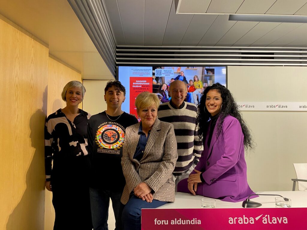 Gazteak indarkeria matxistaren aurrean sentsibilizatzeko asmoz, Hitz kolpez programa abiatuko dute Araban