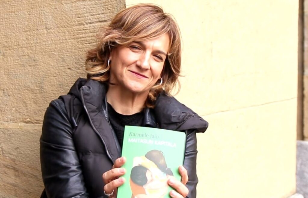 [Bideoa] Maitasunari buruzko eleberria kaleratu du Karmele Jaiok ‘Maitasun kapitala’ izenburupean