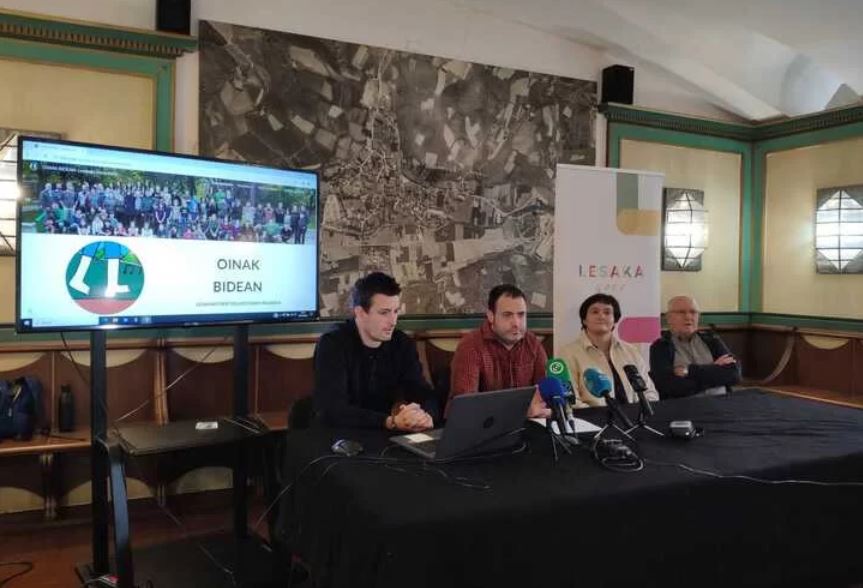 ‘Oinak bidean’ Lesakako bertsolaritzaren ibilbidea estreinatuko dute Igandean