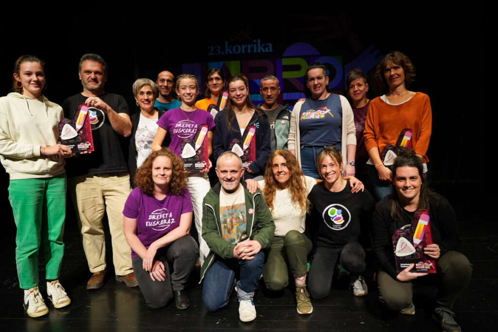 23. Korrikak Azterketak Euskaraz kolektiboari omenaldia egin dio