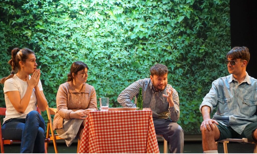 Bilboko Pabellon 6 Antzerki Laborategiko Gazte Konpainiak ‘Egun zoragarriak’ antzezlana estreinatuko du urtarrilaren 19an