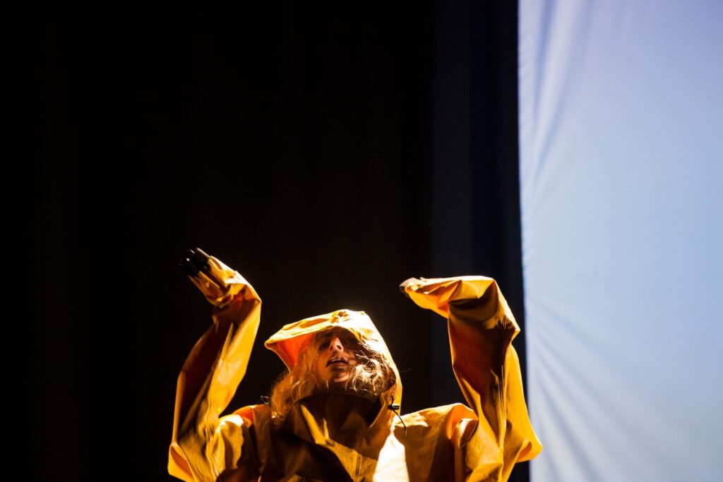 Metrokoadroka kolektiboak ‘Artxibo biluzia’ estreinatuko du urtarrilaren 14an, Usurbilen