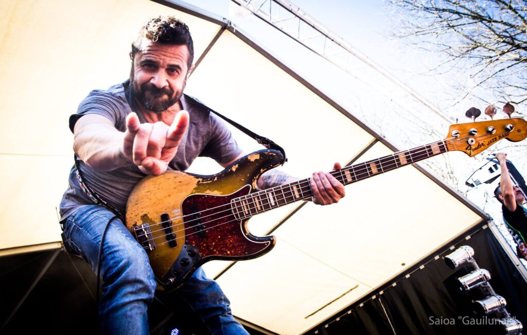 Mikel Caballero Gatibu taldeko baxu jotzaile ohia zendu da