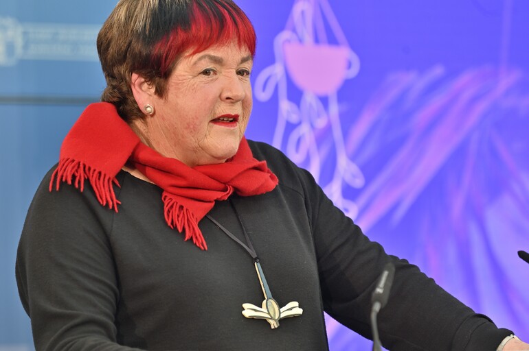 Mariasun Landa Etxebeste idazleak jaso du aurtengo Berdintasunaren Emakunde Saria