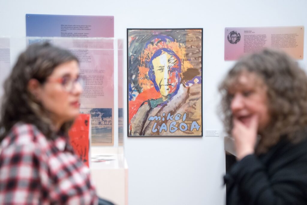 ‘Mikel Laboa… izan liteke konstelazio, izan gabe izar…’ erakusketa paratu dute Bilboko Bizkaia Aretoan
