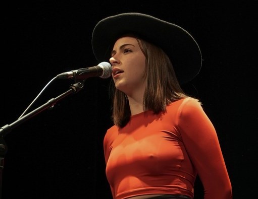 Aroa Arrizubieta bertsolari gazteak irabazi du Arabako Bertsolari Txapelketa