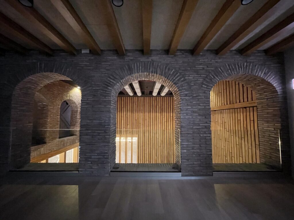 Gasteizko Izaskun Arrue Kulturgunea martxan jarri ahal izateko beharrezkoak diren bermeak ziurtatzeko eskatu diote Gasteizko Udalari