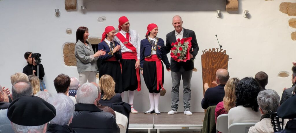 Gipuzkoako euskal dantzaz idatzitako lekukotasunik handiena jaso dute liburu batean