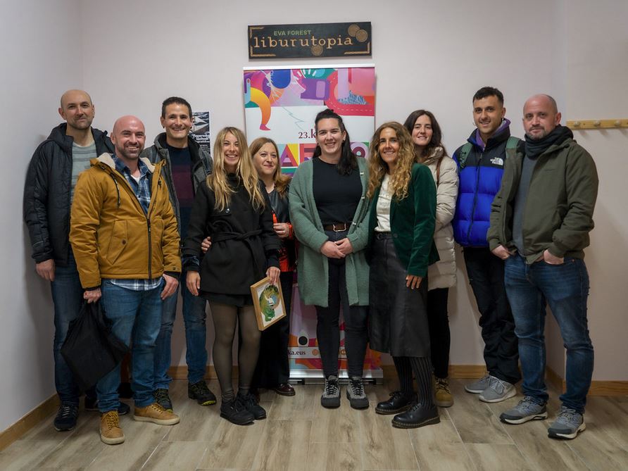 Philip Barendrecht, Esteban Martin eta Sara Aranburu dira ‘Paperezko bizitzak’ ipuin-lehiaketaren irabazleak