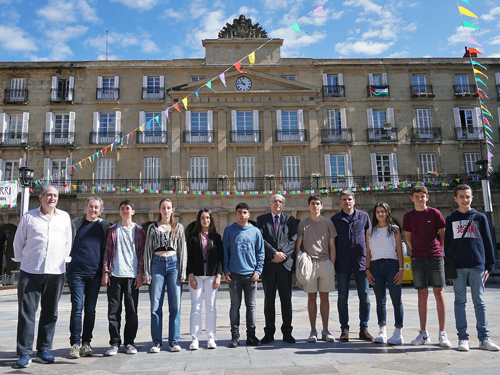 Harriet Mitxelena, Ibai Maquibar, Josu Arrieta eta Naiara Gutierrez dira 2023ko R. M. Azkue Literatura sarietako irabazleak