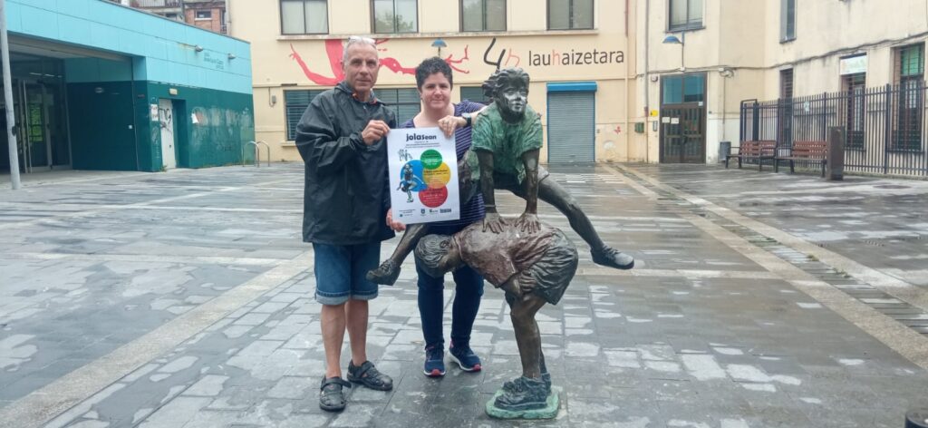 Kroma elkarteak Jolasean jolas eta jostailu artisauen jardunaldiak antolatu ditu ekainaren 24tik 30era, Errenterian