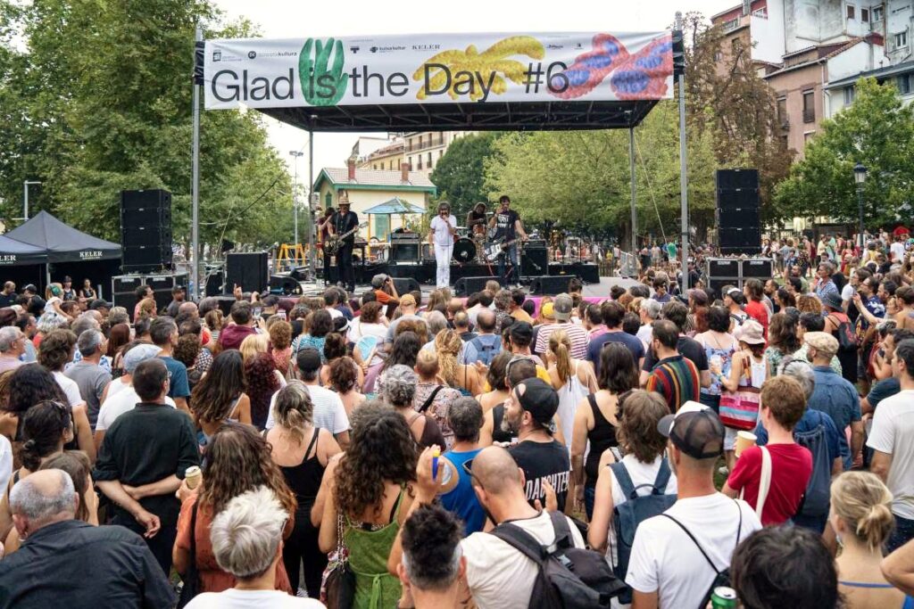 Donostiako Gladys Enea parkea musikaz beteko da berriro ere abuztuaren 4an, Glad is the Day jaialdiarekin