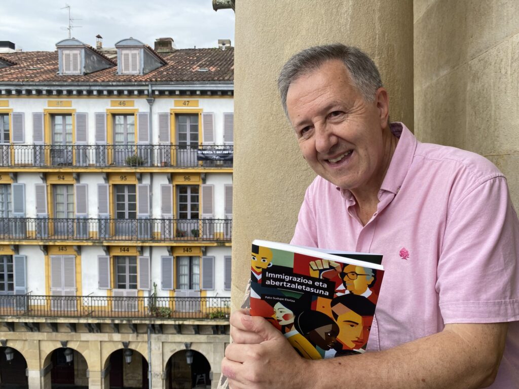 Pako Sudupek ‘Immigrazioa eta abertzaletasuna’ liburua kaleratu du