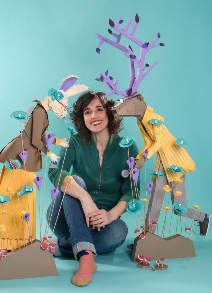 Mila Garcia iruindarraren ‘Paperezko arima duten istorioak’ erakusketa paratu dute Donostian