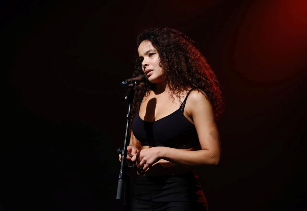 ‘Auzo aberats eta anitz baten erdian 11 urte ospatuz’ lelopean, egitarau berezia antolatu du Gasteizko Baratza Aretoak