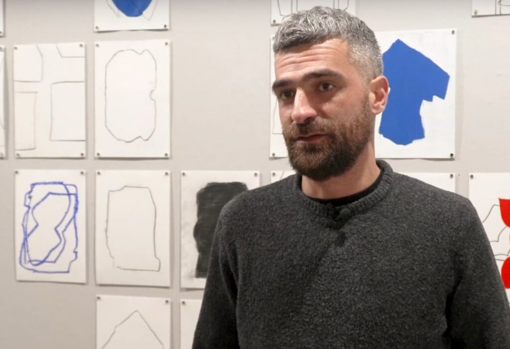 Gabriel Coca artistaren sorkuntza-prozesuaren inguruko ‘Figural’ erakusketa ireki dute Iruñean