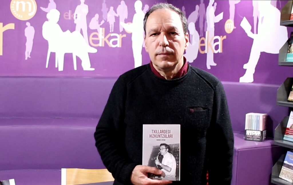 [BIDEOA] Markos Zapiainek Txillardegik hizkuntzalaritzan egindako lana eta iritziak bildu ditu ‘Txillardegi Hizkuntzalari’ saiakeran