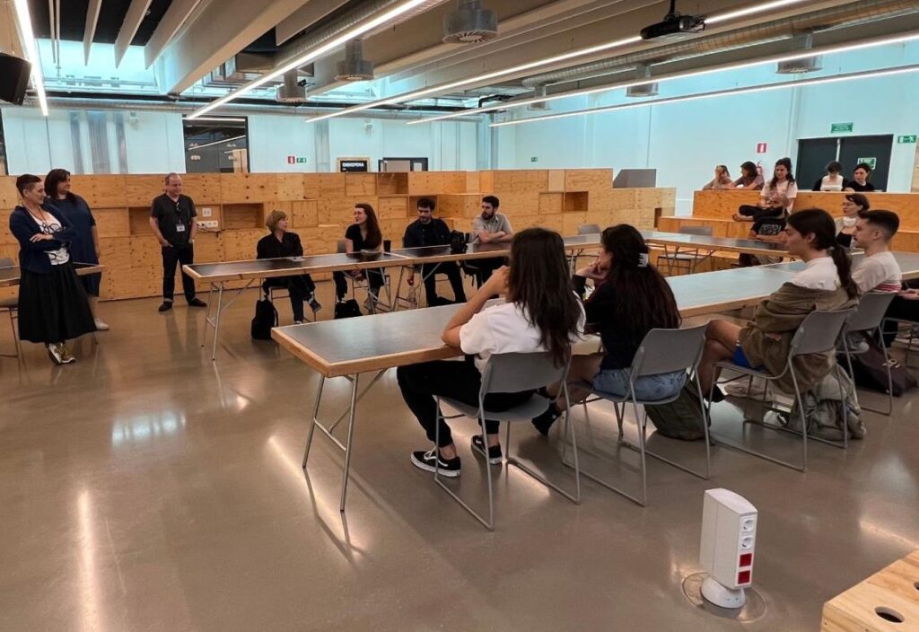 Tabakalerak eta Artium museoak Jardun Artistikoentzako Institutuan parte hartzeko deialdia zabaldu dute