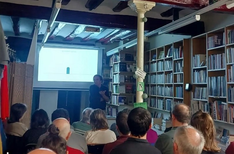 Karrikiri Elkarteak ‘Astindu’ Topaketak antolatu ditu Iruñean