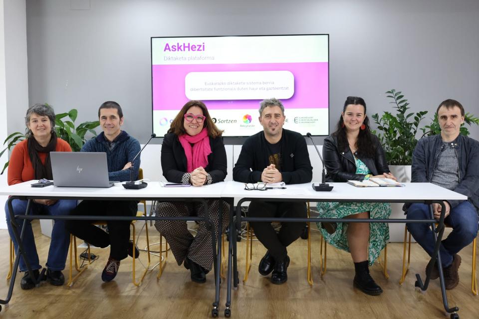 Dibertsitate funtzionala duten haur eta gazteentzako euskarazko diktaketa-sistema berria aurkeztu dute