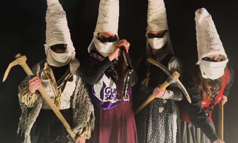 Hatortxu Rockek Barniz taldearen ‘Txandalari’ kantuarekin abiatu du ‘Jantzi petoa!’ kanpaina