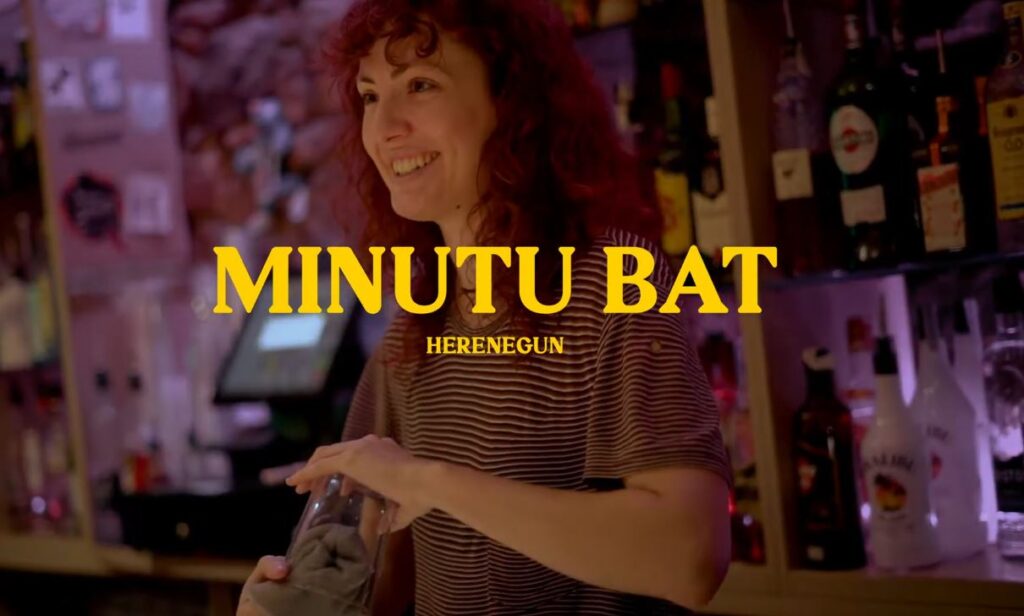 Herenegun taldeak ‘Minutu bat’ kaleratu du, hirugarren diskoa izango denaren aurrerapen kanta