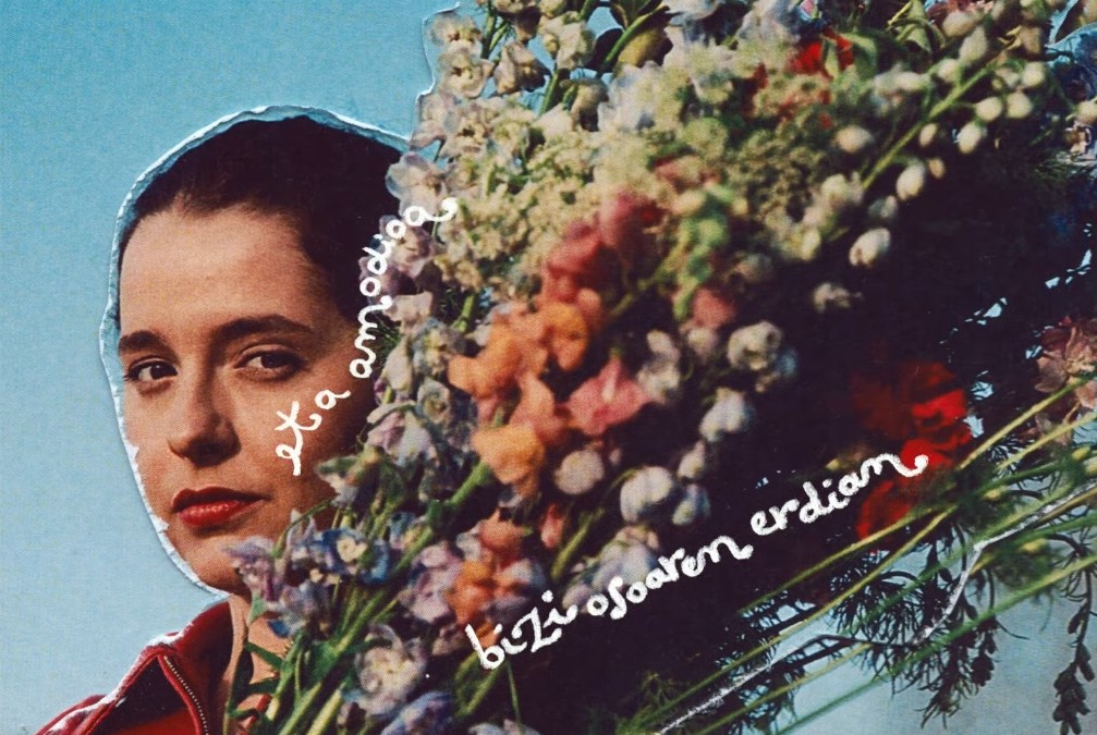 Sara Azurza abeslari eta konpositore donostiarrak ‘Hiri ilunen umeak’ diskoa kaleratu du