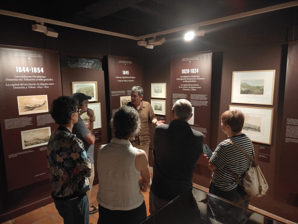 ‘Gipuzkoa behin betiko’ erakusketa zabaldu dute Ormaiztegiko Zumalakarregi Museoan