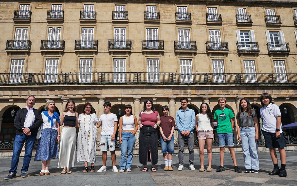 “Lan helduak eta landuak” gazteentzako Resurreccion Maria Azkue Literatura sarietan