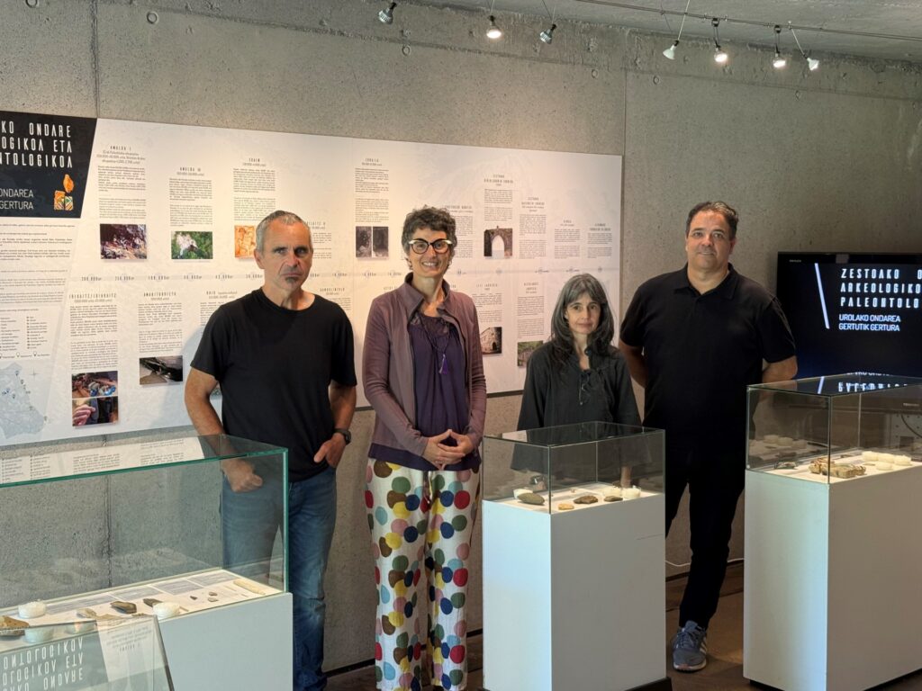 ‘Zestoako Ondare Arkeologikoa eta Paleontologikoa. Urolako Ondarea Gertutik Gertura’ erakusketa paratu dute Ekainberrin