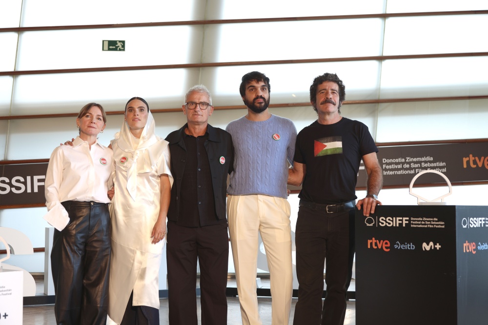 Askatasun faltaren aurrean agertzen den pertseberantzia, borroka eta duintasunari buruzko pelikula bat