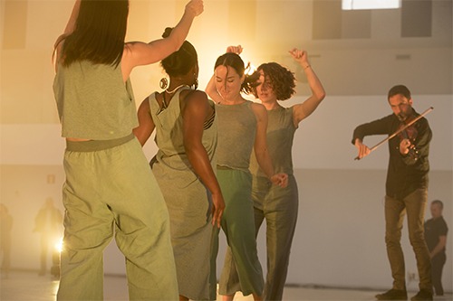 ‘EzBerdin Berdinak’, euskal identitate garaikidea birpentsatzeko esperientzia artistiko eta parte-hartzailea