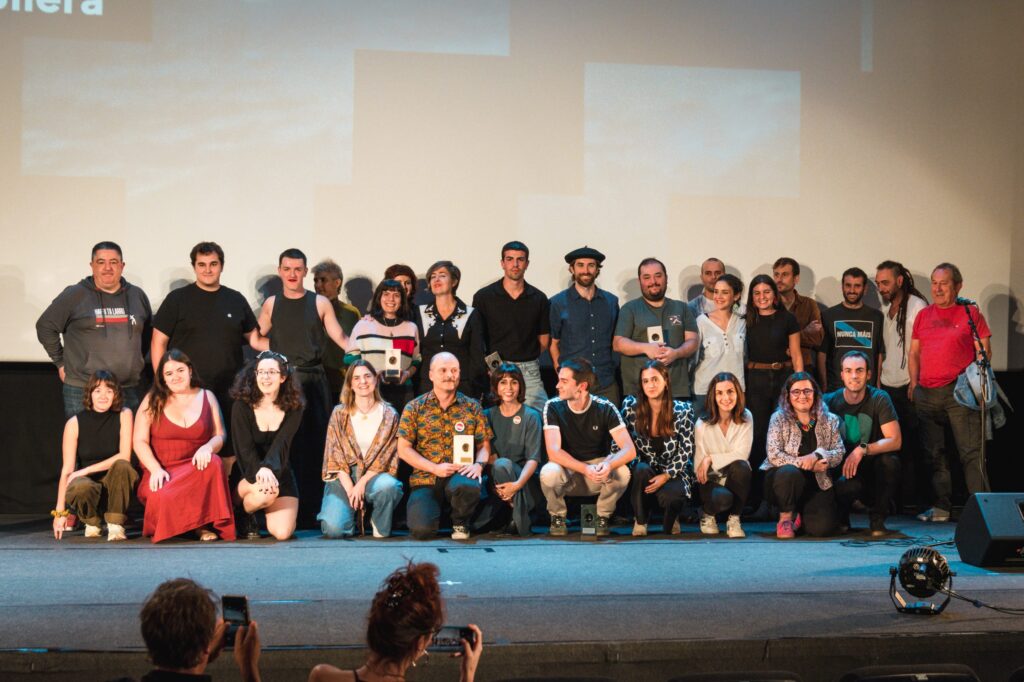 Eneko Muruzabalen ‘Planetagatik’ filmak eraman du Urrezko antzarra Lekeitioko Euskal Zine Bileran