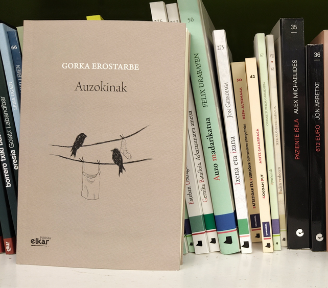 Gorka Erostarbek ‘Auzokinak’ poema liburua plazaratu du