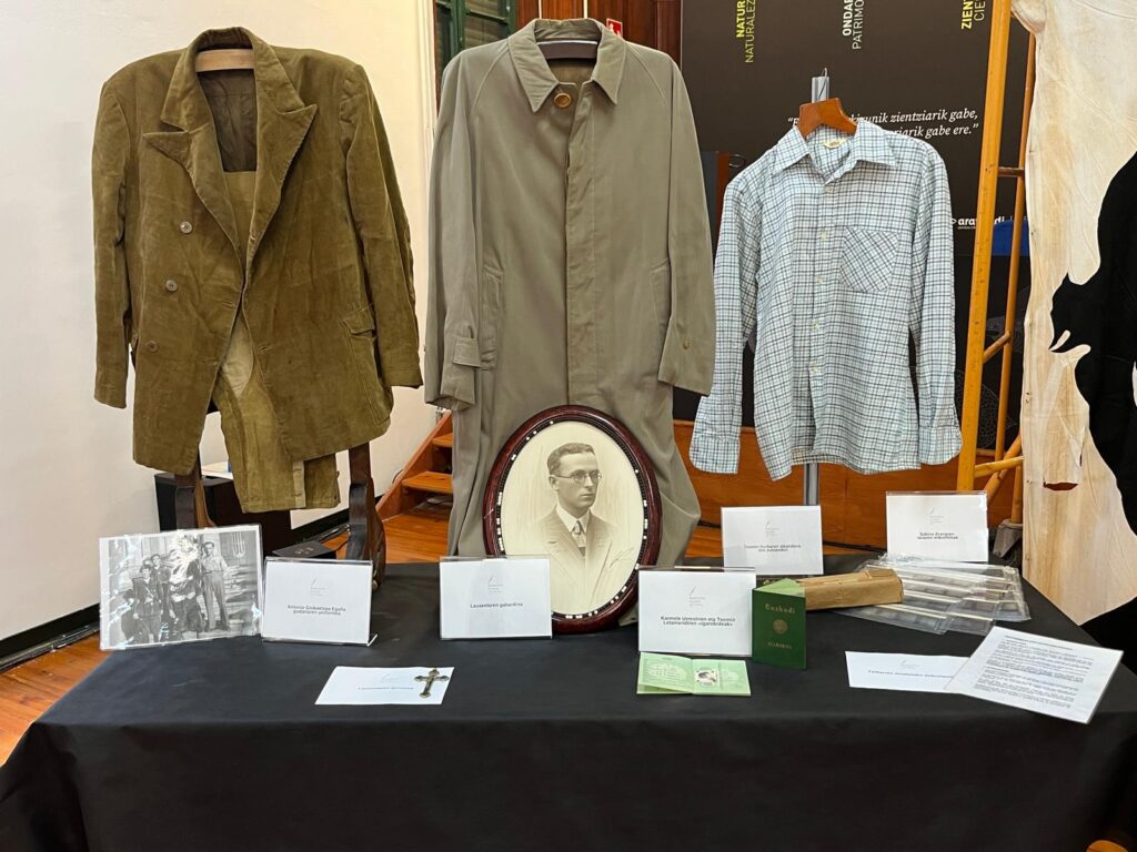 Olaso Dorrea Fundazioa bere artxiboak eta Monzon-Olaso Etxe Museoaren bilduma handitzeko eta aberasteko lanean ari da