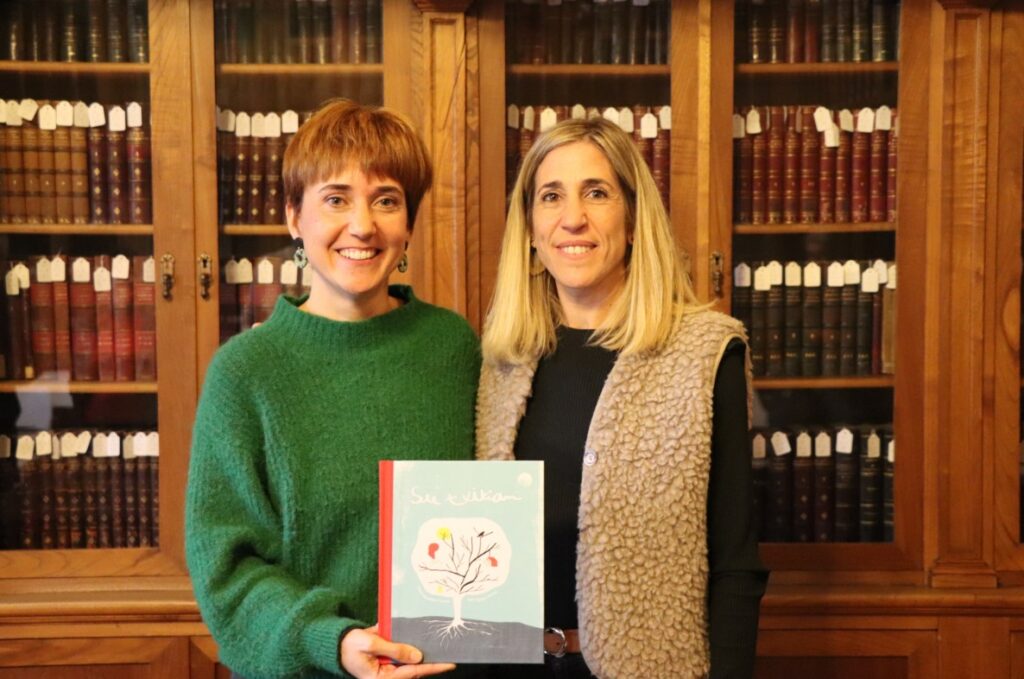 [Bideoa] Su txikian hausnartzeko album ilustratua ondu dute Olatz Mitxelenak eta Irati Egurenek